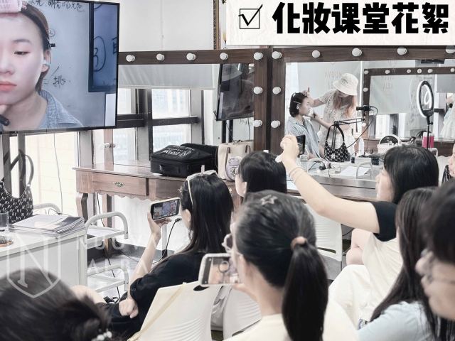 湘西州化妆学校_长沙洛华艾芭面向湘西州招生