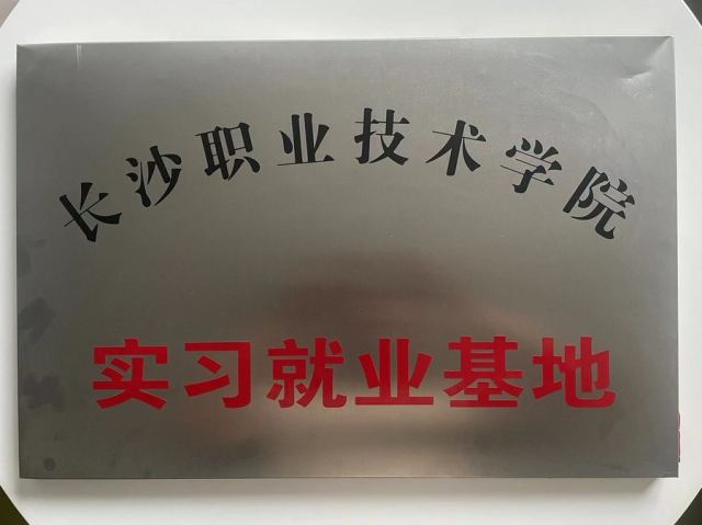 学化妆之后能做什么？化妆师的就业方向、收入与前景盘点