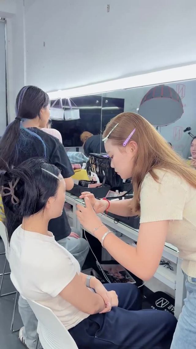化妆课堂 · 1对1指导教学