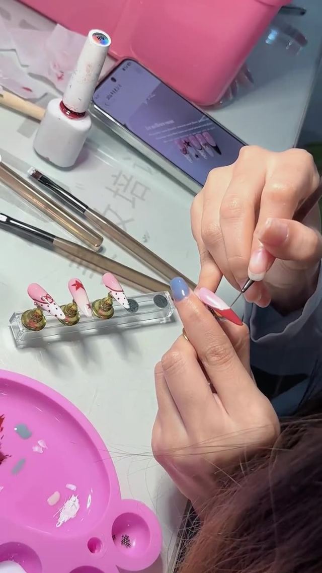 美甲学员 · 彩绘实操