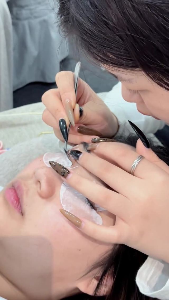 美睫课堂 · 嫁接特写