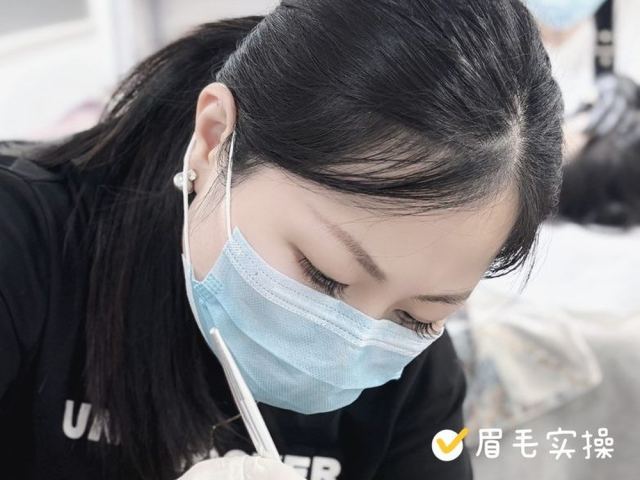 遮瑕怎么用：黑眼圈痘印斑点分别怎么遮