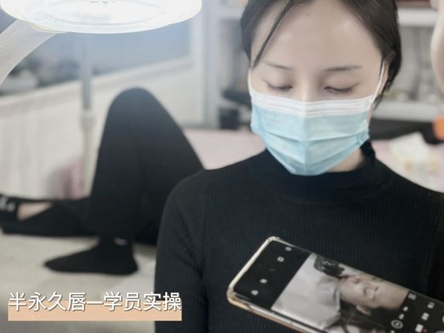 半永久唇怎么做：漂唇和水晶唇的区别