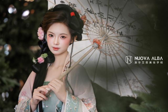 学化妆要花多少钱？低价班和正规班的差别在哪