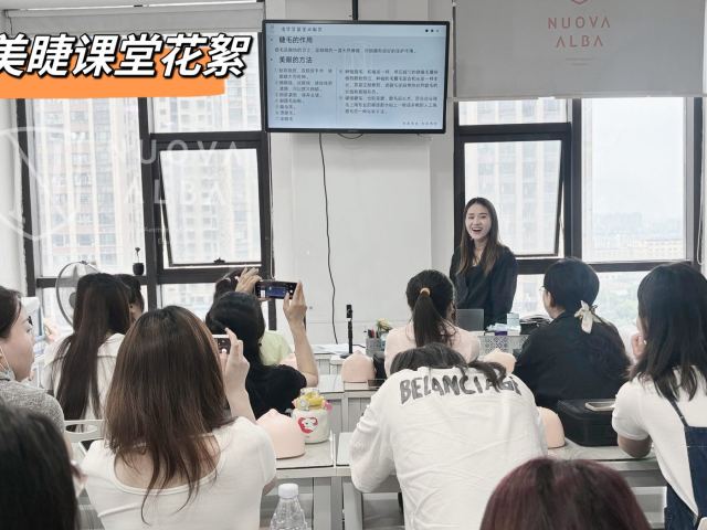 美睫美甲店遍地开花的背后：数据与真相