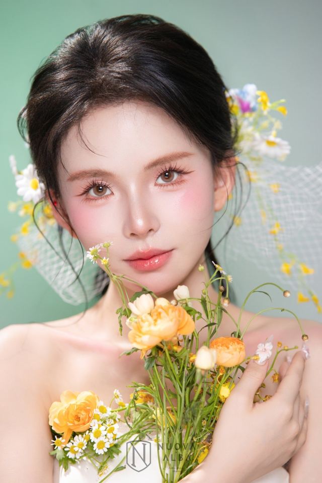 2026-作品-森系鲜花轻婚纱写真妆造-竖屏-A
