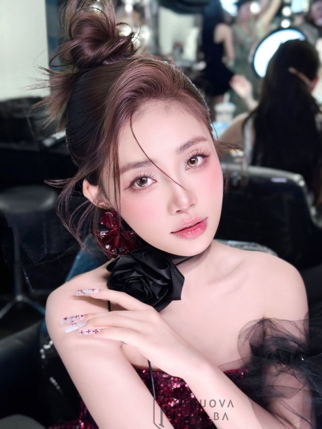 网红-黑玫瑰轻奢氛围感御姐少女妆造-竖屏-B-558