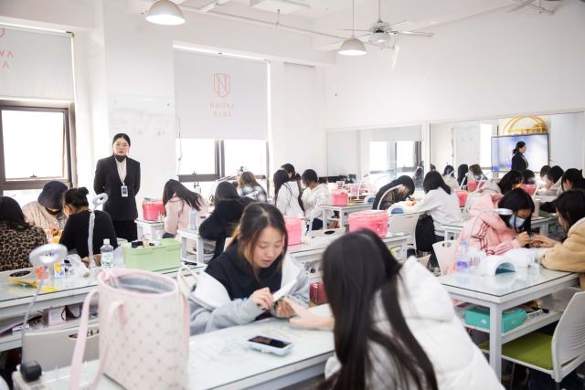 化妆课堂实拍 · 课堂 · 讲解