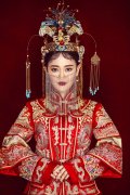 <b>我想学化妆盘发哪里好</b>
