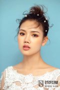 <b>新手如何画化妆？洛华艾芭的化妆师手</b>