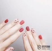 <b>长沙学美甲去哪里好</b>