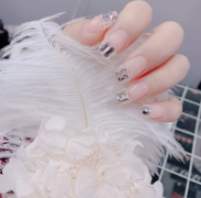 <b>2019年最最最火的10款美甲！全做过的是</b>