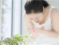 化妆容易卸妆难, 不是一盆清水能解决的